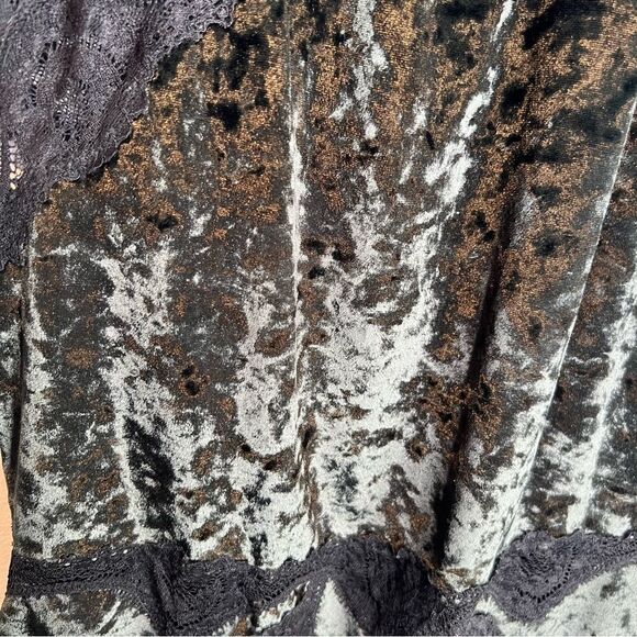 Victoria's Secret Size medium Green Black Velvet Lace Cutout Thong Bodysuit - Picture 7 of 10